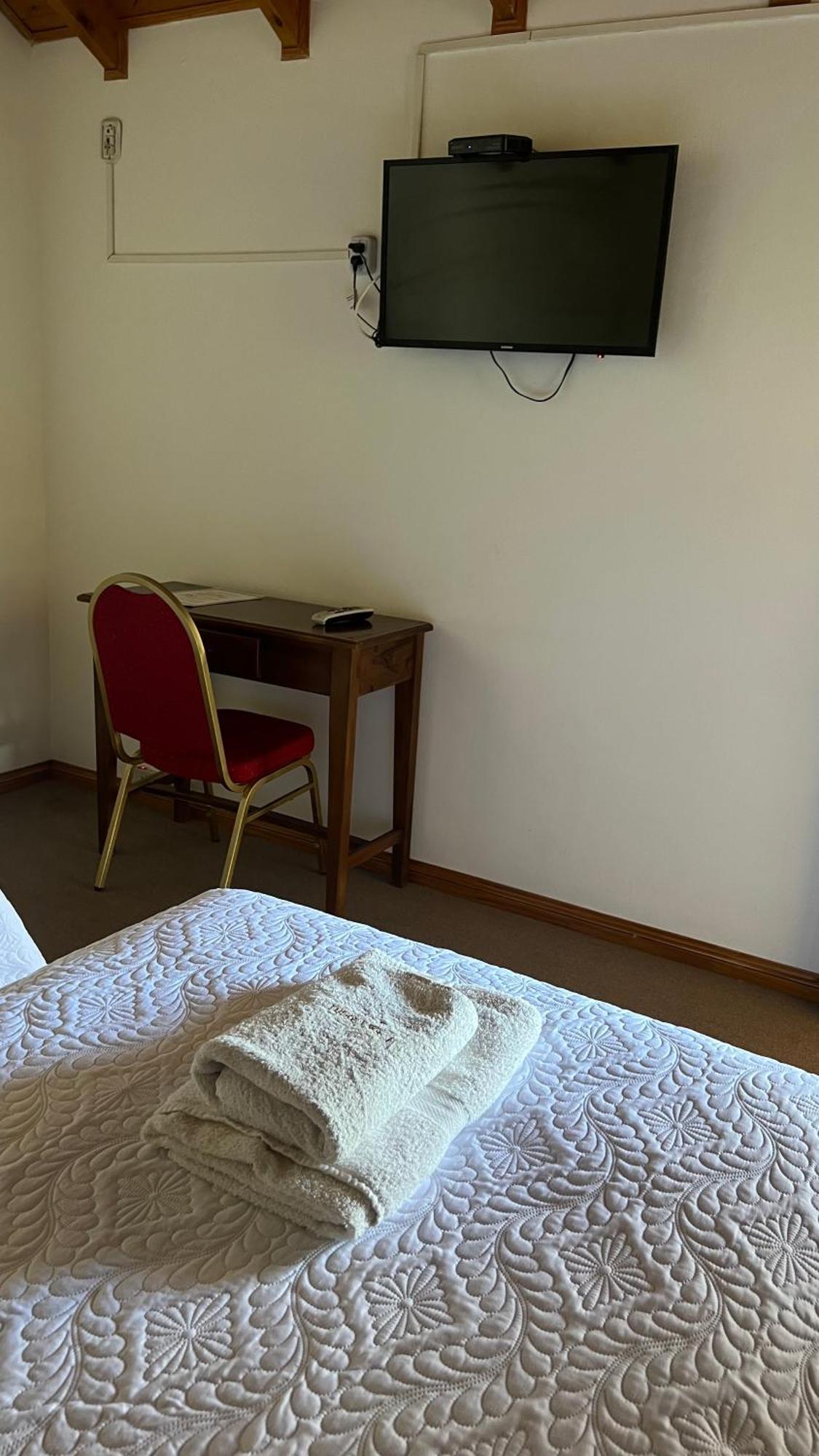 Hosteria Don Costa Hotell Chos Malal Eksteriør bilde