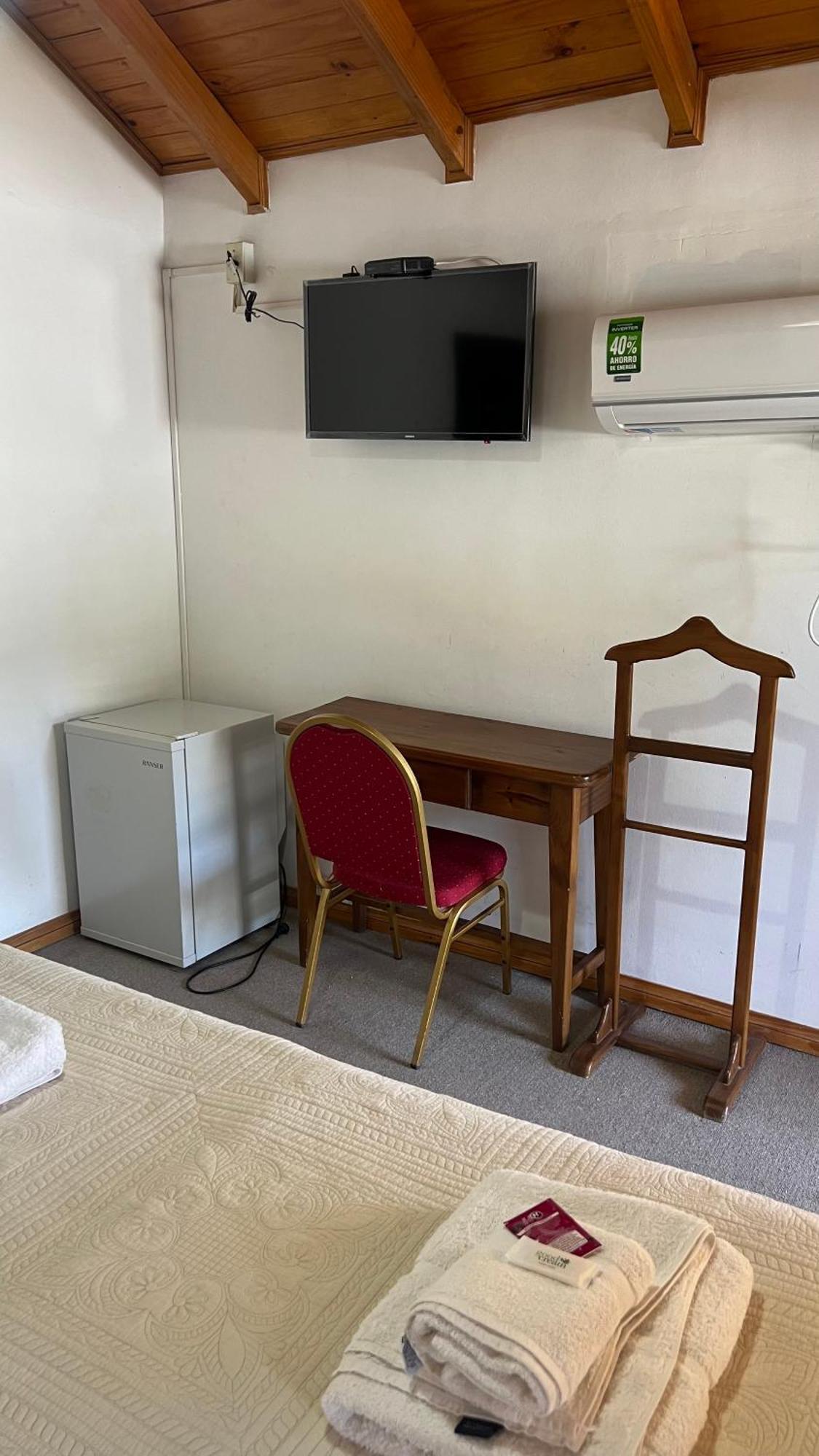 Hosteria Don Costa Hotell Chos Malal Eksteriør bilde